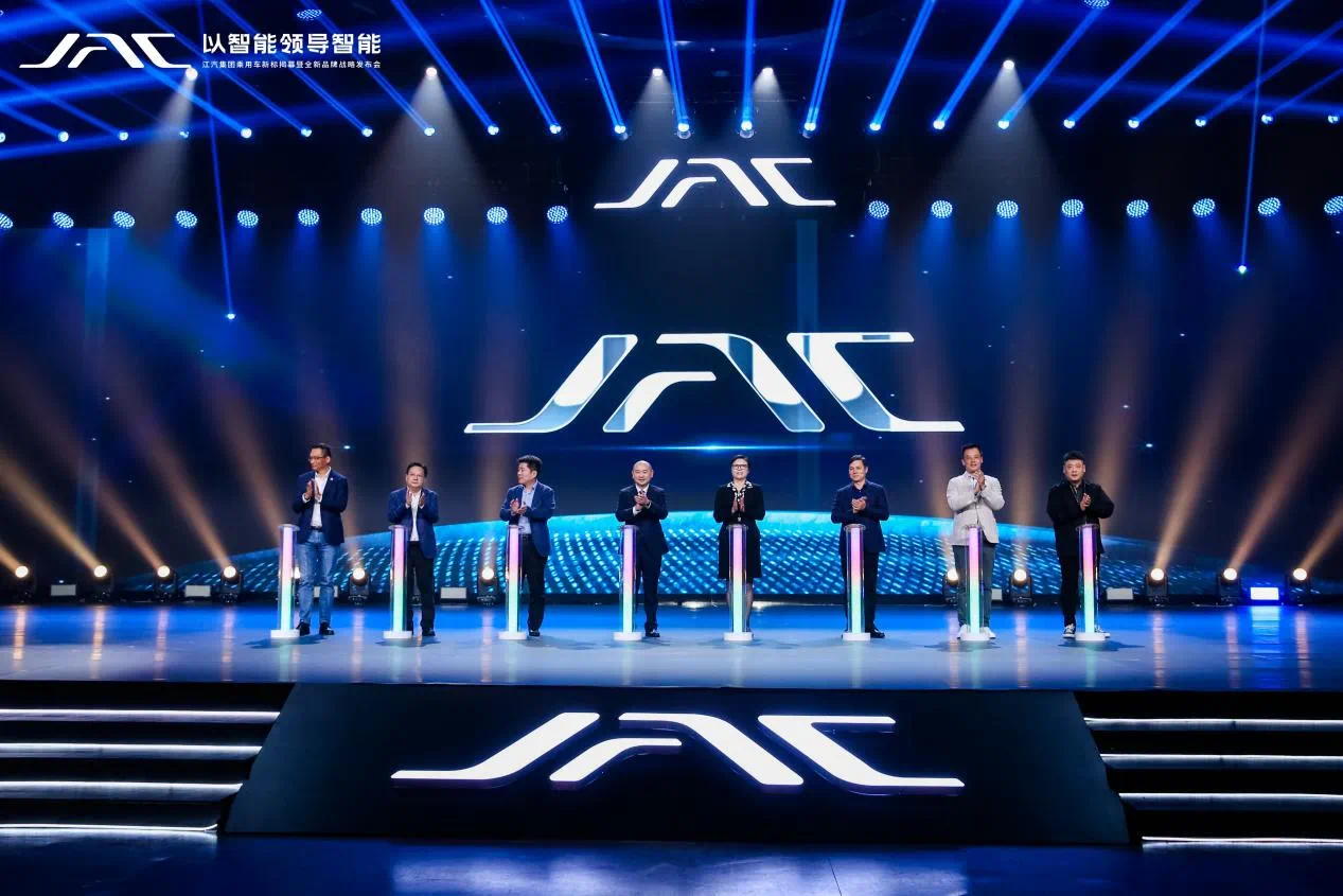 й