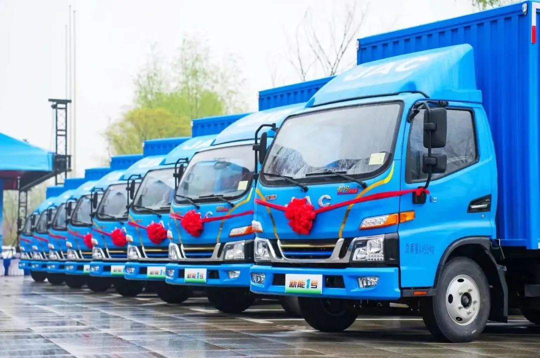 Öйú×ðÁú¼¯ÍÅ