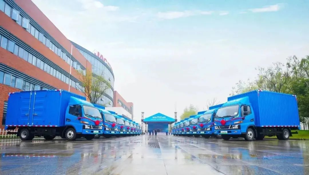 Öйú×ðÁú¼¯ÍÅ